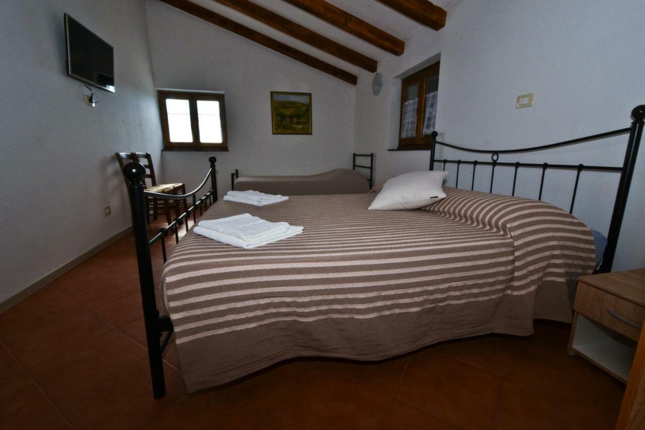 Rooms Agroturizam Romano Buje Bagian luar foto